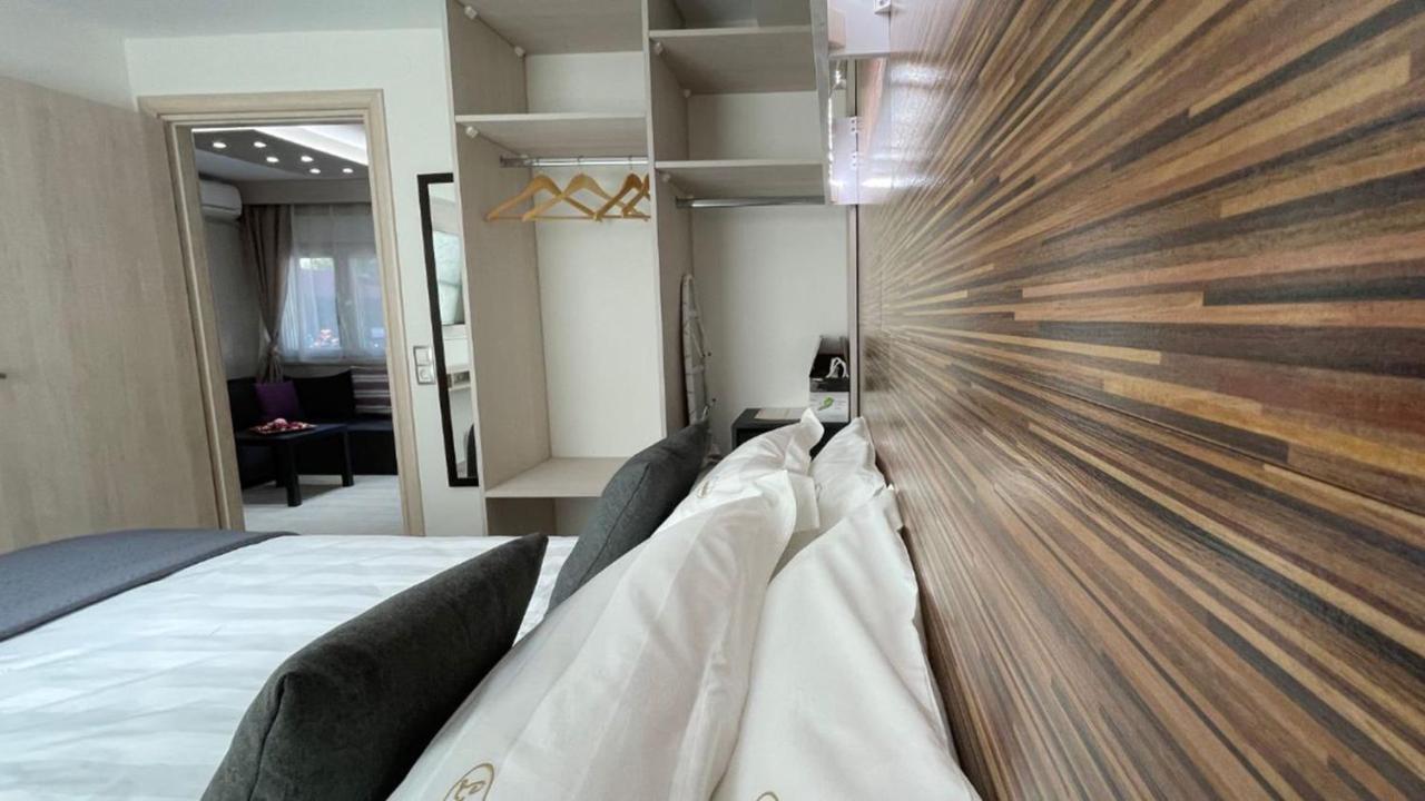 Luxrooms Ofrínion Eksteriør bilde